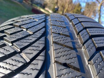 245/45 r19 zimne pneumatiky - 10