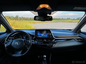 Toyota C-HR 1.8 Hybrid Selection E-CTV FWD  na predaj - 10