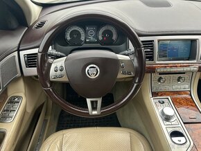 Jaguar XF 2,7 D A/T naj:197000km rv:09 - 10