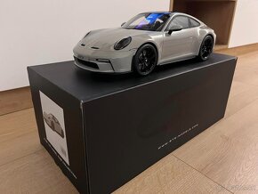 1:12 Porsche 911 (992) GT3 Touring - GT-Spirit Limited - 10