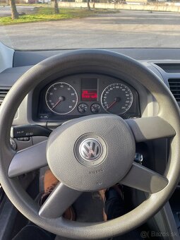 VW golf V 1,6 - 10