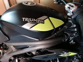 TRIUMPH Speed Triple RS 4/2021 - 10