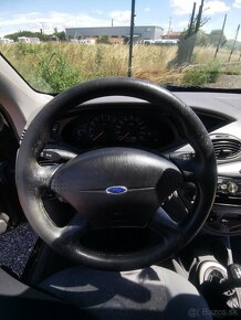 Predám Ford Focus 1.6 Zetec SE Comfor - 10