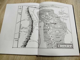 ZBERATEĽSKÝ KÚSOK--HOBIT--2002-slovenské vydanie--J.R.R. Tol - 10