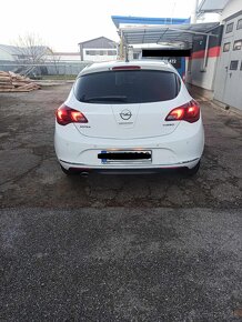 Opel Astra 1.4 Turbo 140k Cosmo - 10