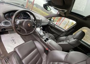 Porsche Cayenne 4,8 4.8 V8 Turbo S benzín automat 368 kw - 10