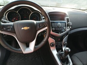 Chevrolet Cruize - 10