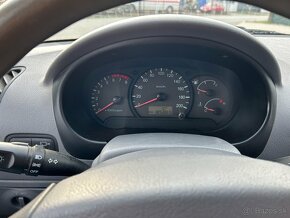 Hyundai Accent 1,4 benzin 185000km - 10