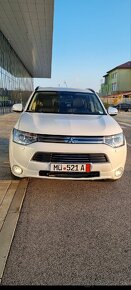 Mitsubishi outlander phev 2.0 - 10