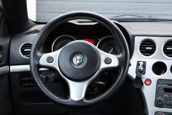 Alfa Romeo Brera 2.4 JTD - 10