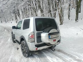 Mitsubishi Pajero 3.2 DiD 147KW AT/5  4x4 Uzávierka - 10