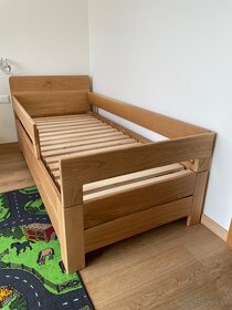 Dubová masívna posteľ 90x200cm so zábranami - 10