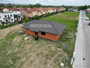 4.izb. BUNGALOV 140 m2, POZEMOK 584 m2 - 10