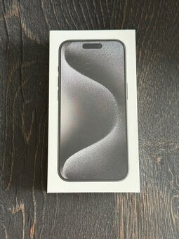 iPhone 15 Pro Black Titanium 128 GB - 10