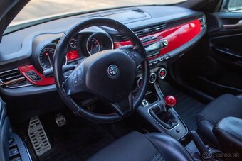 Alfa Romeo Giulietta 1.4 T MultiAir Distinctive ZNÍŽENÁ CENA - 10