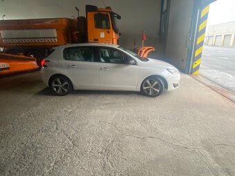 Peugeot 308 - 10