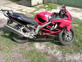 Honda CBR 600 F len s 11 900 km - 10