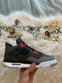 Jordan 4 - 10