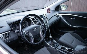 Hyundai i30 1.6 - 10