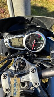 Triumph street triple 675 - 10