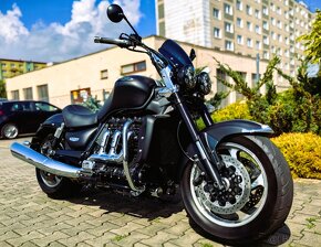 TRIUMPH ROCKET III -MATT PHANTOM BLACK-SLOVENSKA-1 MAJITEL - 10