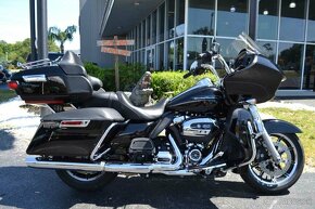 Harley davidson road glide ultra - 10