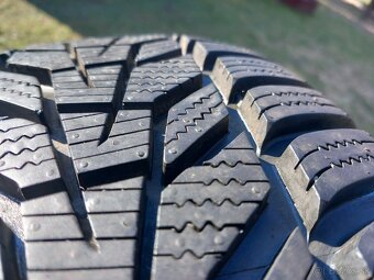 215/65 r17 zimne pneumatiky - 10