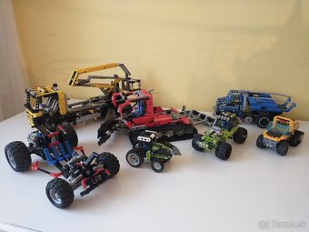 Mix rôznych starších Lego Technic setov + diely. - 10