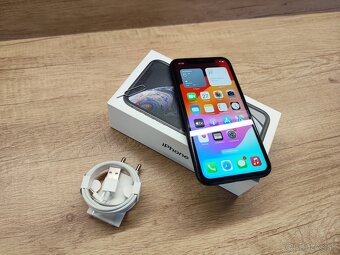 iPhone XR - 64GB super stav v záruke - 10