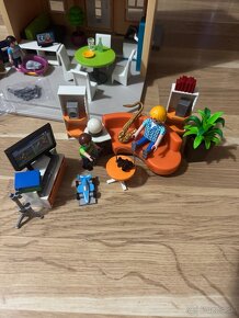 Playmobil domcek + kuchyňa + obývačka + detská izba - 10