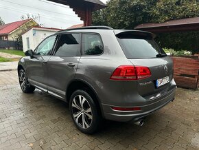 Predám Volkswagen Touareg 3.0TDI 180kw R-line Full výbava - 10