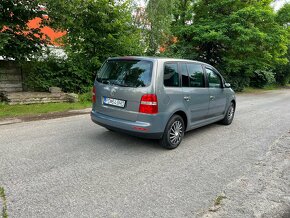 Volkswagen Touran 1.9 TDI Highline DSG - 10