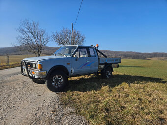 Nissan Datsun pick-up 1984  4x4 sklapač - 10