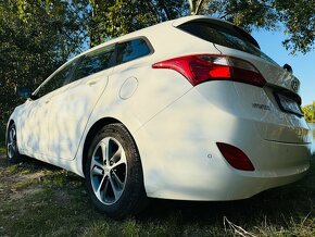 Predám Hyundai i30 1.6crdi SW r.v 2016 - 10