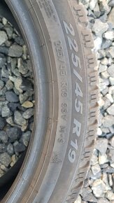 Predam zimne pneumatiky 225/45 R19 - 10