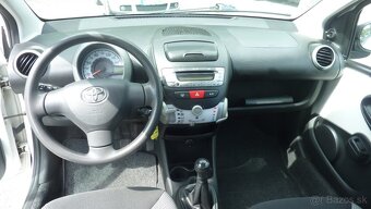 Toyota AYGO 1,0 VVT-i 5dveř.,NAVI - 10