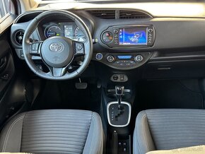 Yaris Hybrid 7/2017 85tis.Km 1.majitel - 10