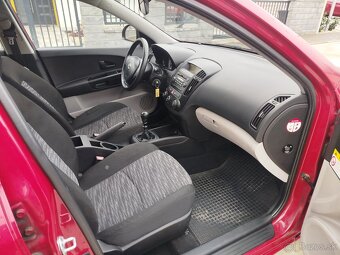 Kia ceed 1.6i - 10