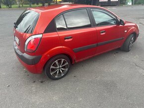 Kia Rio - 10