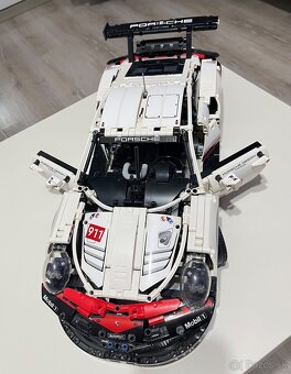 LEGO Technic Porsche 911  RSR 42096 - 10