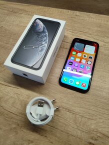 iPhone XR - čierny - super stav v záruke - 10