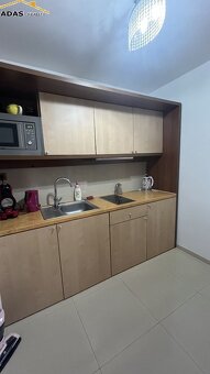 Ponúkame na predaj 1-izbový byt s balkónom v apartmánovom do - 10