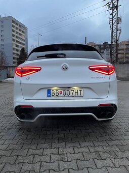 Alfa Romeo Stelvio QV Q4 Quadrifoglio - 10