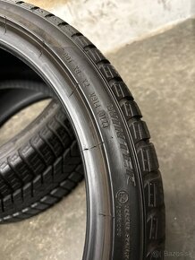 2 Zimné pneumatiky 225/40/19 Pirelli Sottozero 3 Winter AO - 10