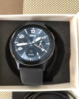 Samsung Galaxy watch  Active 2 - 10