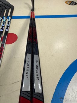 UPLNE NOVA PROFI HOKEJKA CCM JETSPEED FT6 PRO - 10