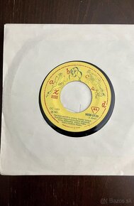 7” single vinylové gramofónové platne/rôzne - 10