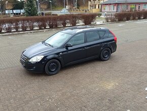 RezervovanéPredám Kia ceed wagon rv2009 1.6 CRDi 85 kw - 10