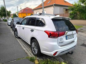 Mitsubishi Outlander 2.4 MIVEC PHEV Intense+ 4WD - 10