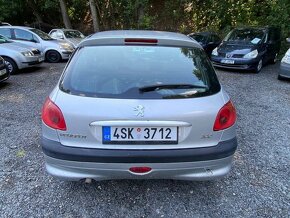 Peugeot 206 1.1 44kW el.okna nové ČR 182tkm 2004 - 10